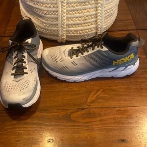 Hoka One One - Clifton 6 - grey athletic mens shoes / size 8.5 U.S.